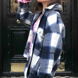  - Säljer denna populära överskjorta från Zara. Använd, men så gott som ny! 