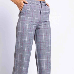  - Säljer mina favorit byxor för jag måste inse att de är för stora :(( var alldeles för exalterad när jag köpte de. Super snygga, super bekväma. Om någon skulle råka ha ett par likadana i xs får du gärna höra av dig!! 