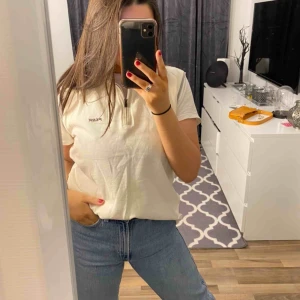  - Snygg väst som inte kommer till användning längre, priset går att diskutera. Frakt tillkommer👍🏼👍🏼