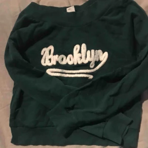  - En tröja från Hm. Säljer pga använder inte  