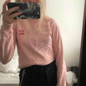  - Sweatshirt från nakd. Säljer då den ej kmr till användning längre. Frakt tillkommer