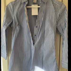  - Sommarskjorta som är oanvänd!