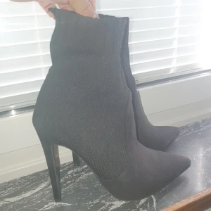 Ego official klacksskor - Ego official klackar i storlek 37 aldrig använda, sjukt coola när dem är som strumpor där uppe 