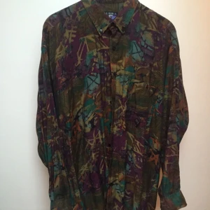  - Retroskjorta från Beyond retro