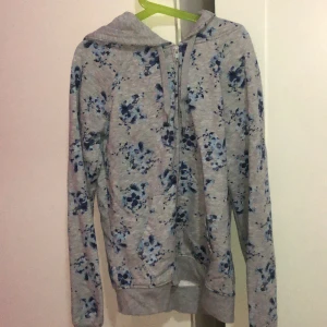 Kofta - Jätte fin grå kofta 