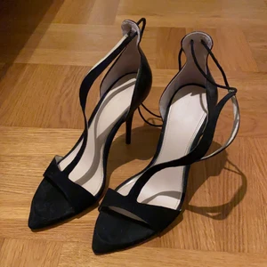 Klackskor  - Jättesnygga skor från zara i storlek 38. Använda 1-2 gånger