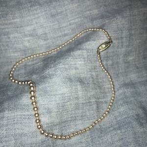 Snyggt halsband köpt second hand!😊