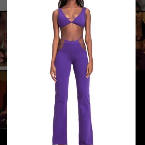 I Am Gia set  - Har ett nytt i.am.gia lucid set i lila som även setts i serien Euphoria. Vill kolla intresset för plaggen, nypris ligger på ca 1100kr och är slutsålt på deras hemsida. Har aldrig använt det utan endast testat den 2 gånger. Vill ha minst 700kr för båda delarna! 