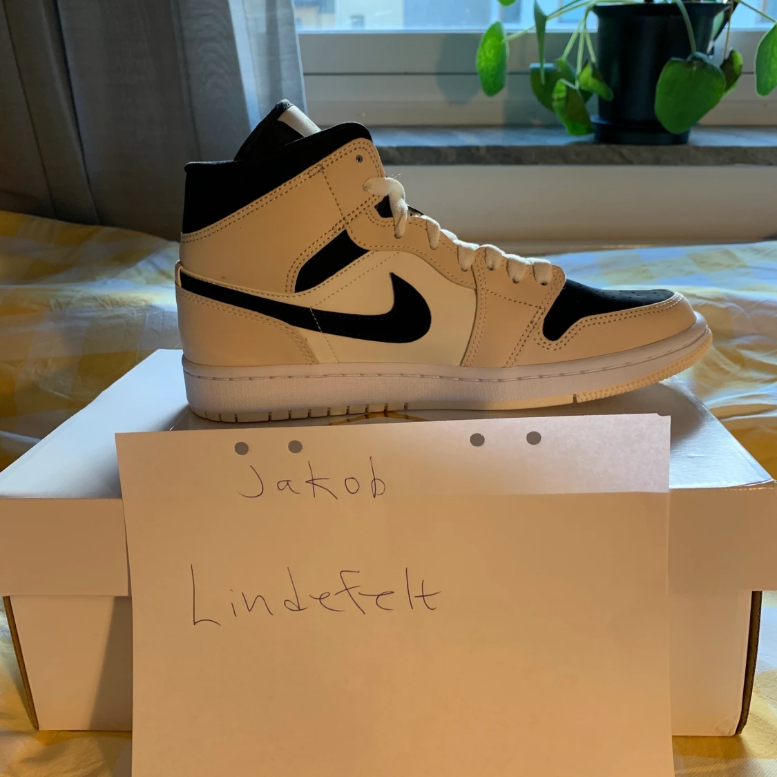 Jordan 1 Mid W Guava Ice 40,5 (US W9) - 90