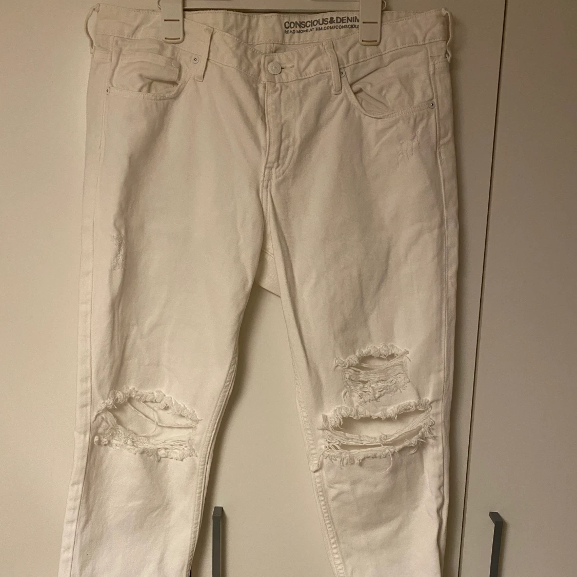 Säljer dessa girlfriend jeans från HM - 90