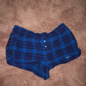 Pyjamasbyxor  - I stl XS (jag är stl m o dom sitter tajt på mig) nypris var 450kr 
