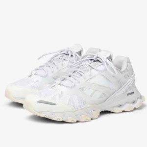  - Helt oanvända Reebok DMX trail shadow Säljes pga för stora för mig.   Nypris 1999kr