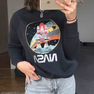  - En nasa tröja i storlek S från hm,har inte använts så mycket.65kr i frakt💕