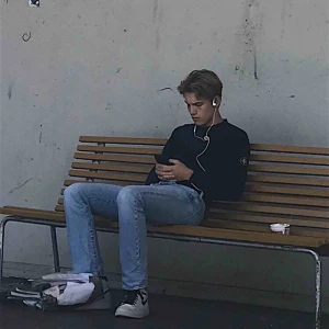  - Air Jordan 1 High OG NYC to Paris. Väl använda och därav det låga priset. Kontakta gärna för fler bilder eller frågor!