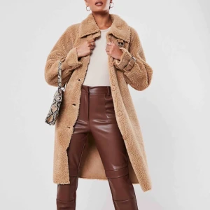  - Aldrig använd, testad endast en gång:) mysig Teddy coat🧸 nypris: 779:- Köparen står för frakten:)