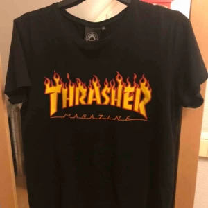  - Thrasher t-shirt i fint skick. Äkta. 140 inklusive frakt. Skriv för fler frågor 🥳