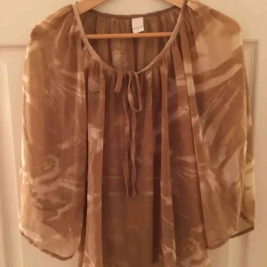  - Blus från VILA storlek S