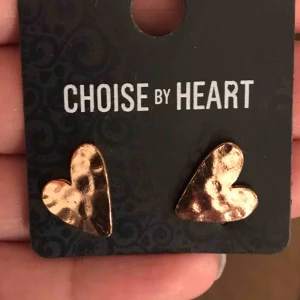  - Hjärta örhänge , pris inkl frakten 