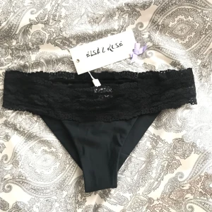  - Säljer en oanvänd Elsa & rose bikiniunderdel. Säljer pga fel storlek. Köparen står för frakten.:)