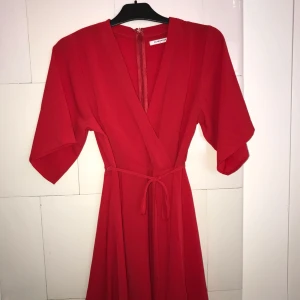  - Använd en gång. Skön och luftig klänning.