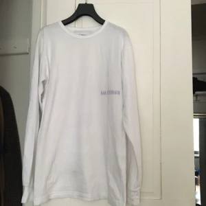  - Long sleeve från han kjobenhavn. Använd ca 3 gånger. 