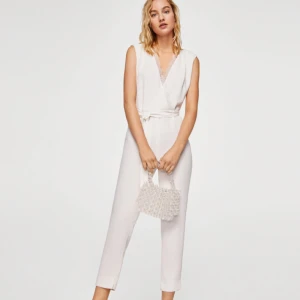  - Sjukt fin byxdress i storlek M (skulle säga att den är som en S) som använts vid ett tillfälle. Frakt tillkommer