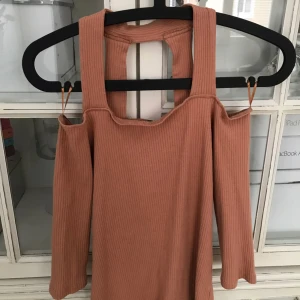  - Oanvänd snygg topp från river island! Fint skick och aldrig använd :) 