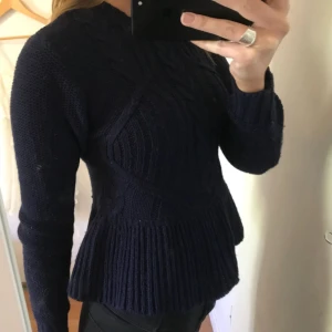  - Stickad tröja från NLY TREND i XS. Knappt använd