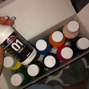 01 glossy acryl - Här har ni lite olika färger från a’color. De är helt oanvända❤️