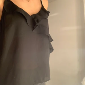 Volang linne - Ett volang linne jag köpt för länge sen men inte andvänder! Precis som nu från Gina 💜