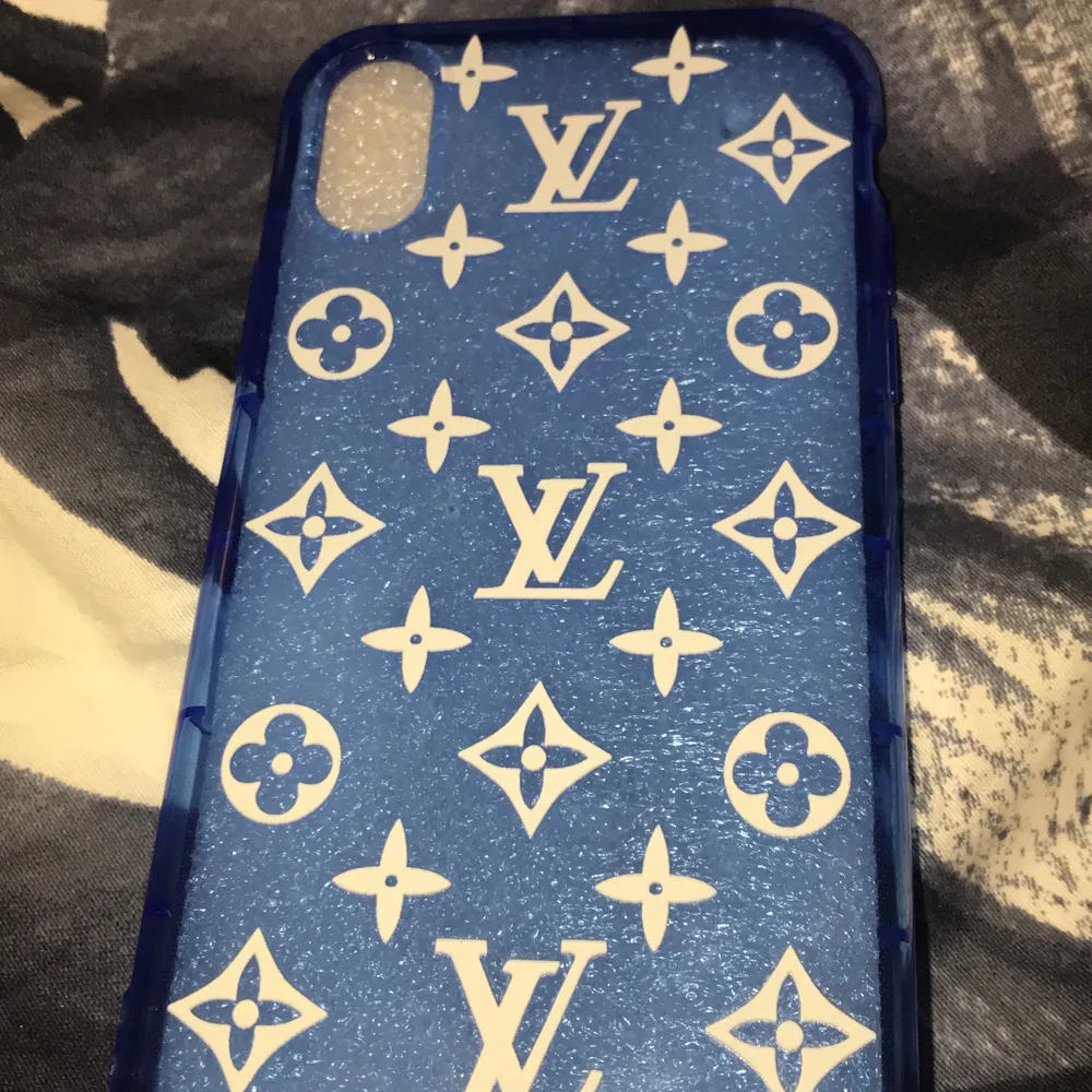 Blått lv skal till iphone x. Accessoarer.