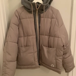 zara - jättefin, varm jacka från zara! 