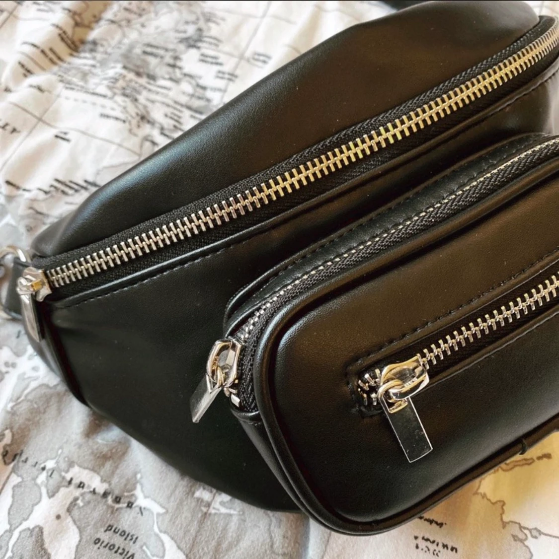 Svart midjeväska  - 91