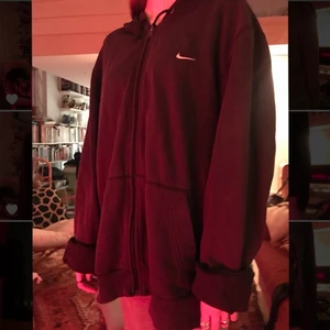 Nike Hoodie  - Fin svart brun Nike Hoodie. Buda i kommentarena💕