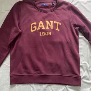Gant tröja, använd 1-2 gånger Max Storlek M Köpt för 1100kr 300kr