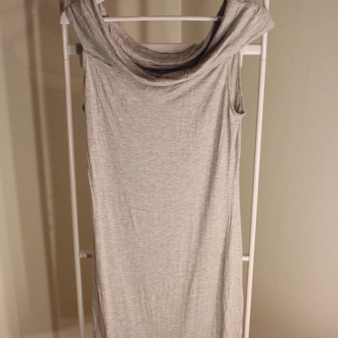 Grå Off Shoulders klänning från Ivyrevel - 91