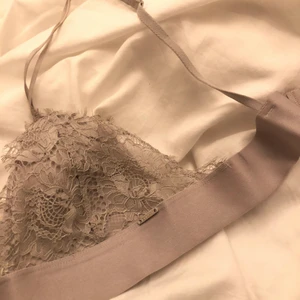 Grå spets bh - Från Lindex, Ella M, stl S, aldrig använd
