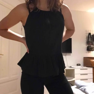  - Asos linne/blus Passar S 💕 köparen står för frakt, kan också mötas upp!