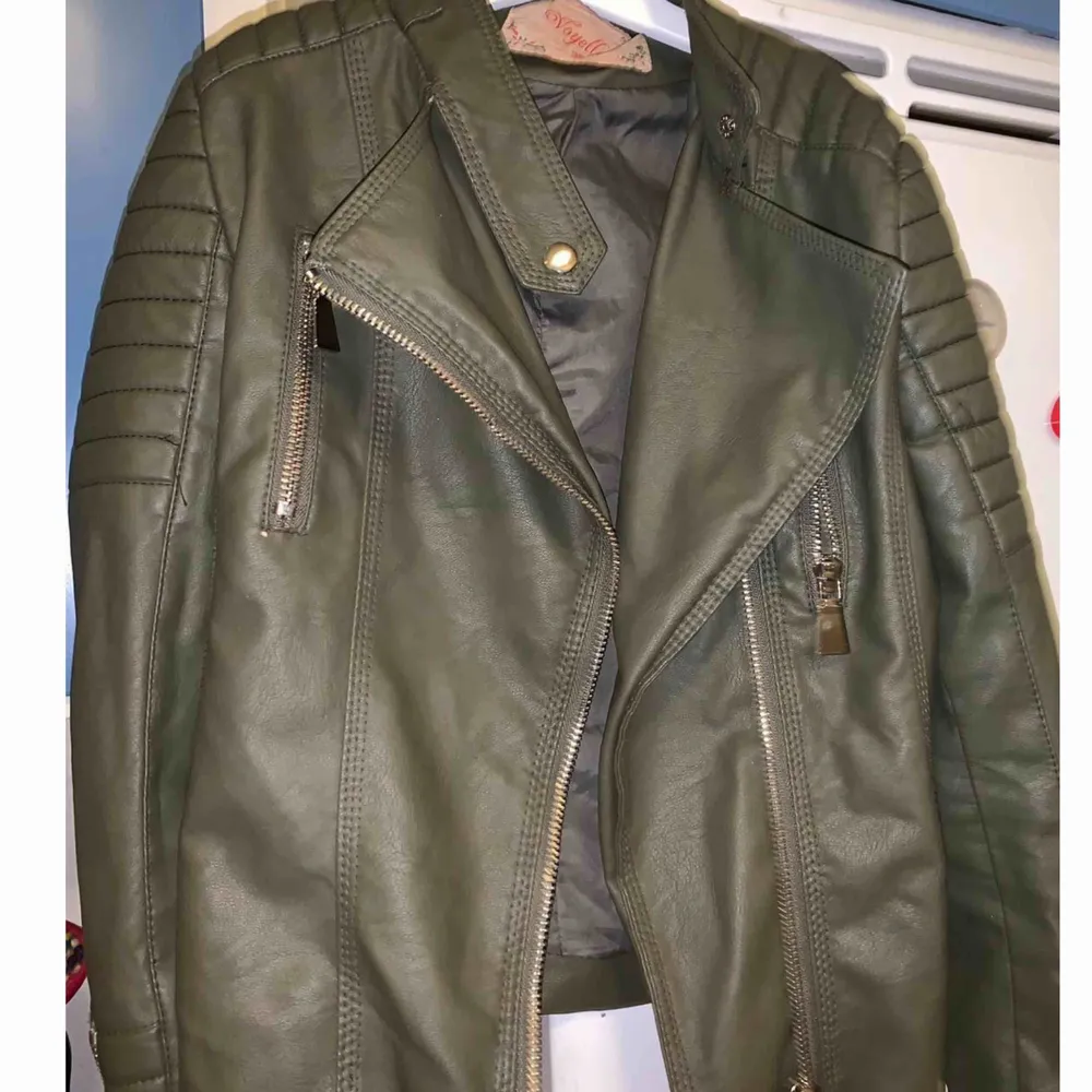 Moto Jacket Armygreen från chiquelle s. Jackor.