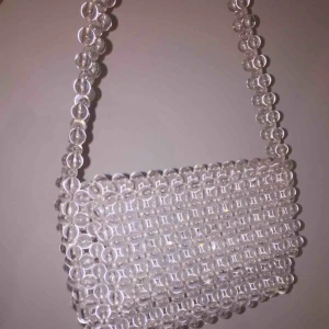  - Trendig väska, nytt skick. Passar till mycket och lyfter en outfit på 2 sekunder!