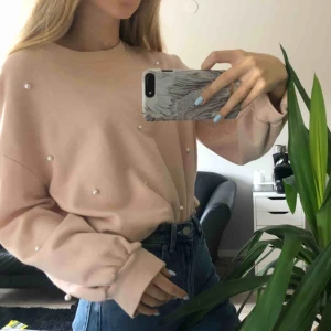  - Säljer min väldigt snygga sweatshirt💖köparen står för frakt💖betalning sker via swish💖