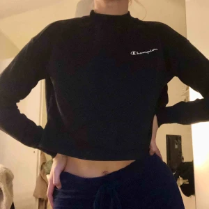  - En superfin tröja ifrån champion, lite kortare! Använd ca 2-3ggr💞 