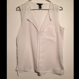 Vitt lätt transparent linne/top från H&M - Vitt lätt transparent linne/top från H&M