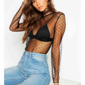  - Helt nu mesh tröja früh bohoo, köptes till en fest men den kom försent så jag har ingen användning av den, fråga ifall du har frågor!❤️😊