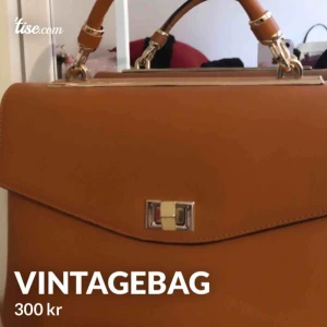  - Ny skick brun väska. 