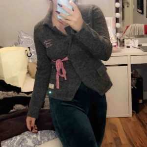  - Snygg, varm kofta från Odd Molly. Inte min stil längre. Orginalpris: 1600kr. 