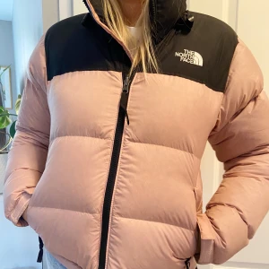 The north face jacka - Säljer min north face jacka andvänd en säsong så superfint skick!! 
