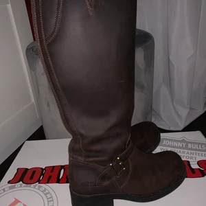 Johnny Bulls - Köpta för 2000, använda 1 vinter. Storlek 39 <33 