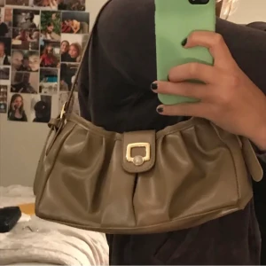 Väska  - Kommer ej till användning, skriv om du har frågor💖