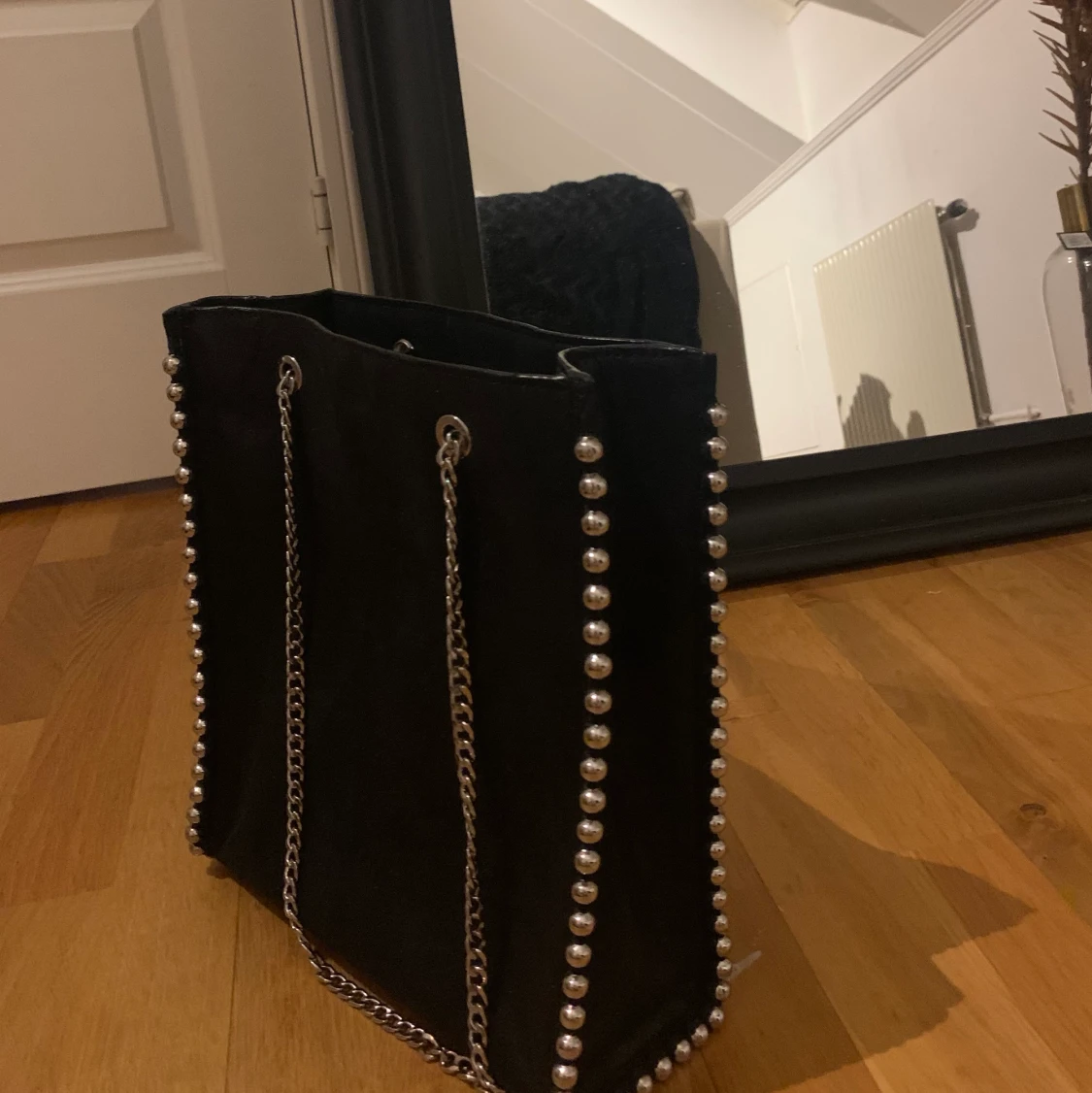 ZARA väska med silverdetaljer - 90